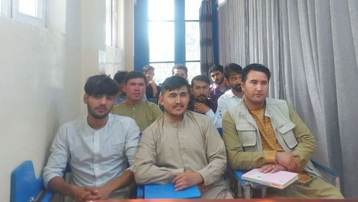 Taliban mở lại các cơ sở giáo dục cho nam giới