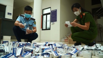 Hà Nội: Thu giữ gần 500 hộp thuốc điều trị Covid-19 không đảm bảo chất lượng