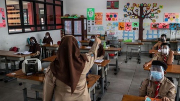 Indonesia đưa ra chiến lược ngăn chặn cụm lây nhiễm Covid-19 trường học