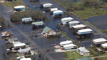 Tổng thống Mỹ Biden chỉ đạo viện trợ khắc phục hậu quả lũ lụt do bão Ida