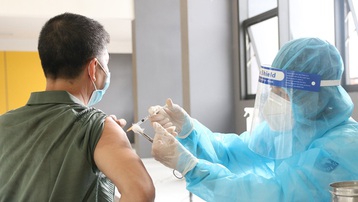 Hơn 700.000 người ở TP.HCM đã tiêm đủ 2 mũi vaccine COVID-19