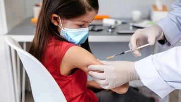 Australia bắt đầu tiêm vaccine Covid-19 cho trẻ 5-11 tuổi
