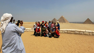 Ai Cập: Quần áo tích hợp mã QR giúp du khách lựa chọn địa điểm du lịch nổi tiếng