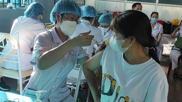 Thành phố Hồ Chí Minh tổ chức tiêm vaccine phòng COVID-19 xuyên Tết Nguyên đán Nhâm Dần 2022 