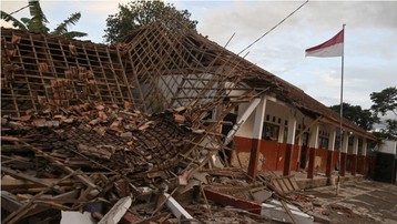 Động đất tại Indonesia: Ít nhất 25 người vẫn bị vùi dưới đống đổ nát