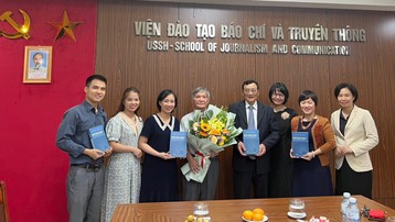 'Ngữ dụng học - Từ lí thuyết đến thực tiễn tiếng Việt' - Một quan điểm mới mẻ và toàn diện về ngữ dụng học