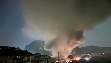 Cháy lớn ở Sơn La thiệt hại ước tính hàng chục tỷ đồng.
