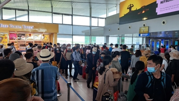 Phú Quốc: Máy bay không đáp được xuống sân bay, nhiều chuyến bay bị huỷ vì gió lớn