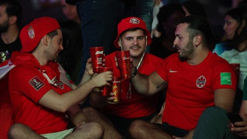 Kỳ World Cup không rượu bia: Chuyện nhỏ đối với người hâm mộ