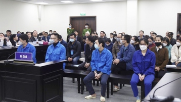Xét xử 'siêu lừa' Nguyễn Thị Hà Thành: Hoãn phiên tòa do bị cáo và bị hại nhập viện