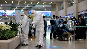 Hàn Quốc cân nhắc tăng cường biện pháp phòng Covid-19 với người nhập cảnh từ Trung Quốc