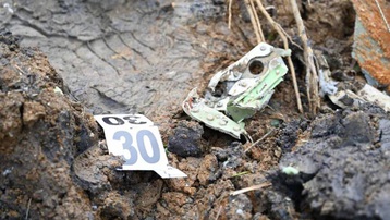 Trung Quốc tìm thấy thi thể và vật dụng của nạn nhân vụ tai nạn máy bay