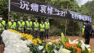 Trung Quốc tưởng niệm các nạn nhân vụ rơi máy bay