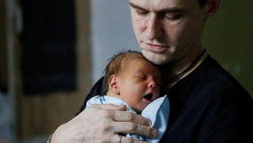 Những em bé chào đời giữa chiến sự ở Ukraine