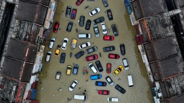 Mưa lớn gây ngập lụt nghiêm trọng tại thủ đô của Malaysia