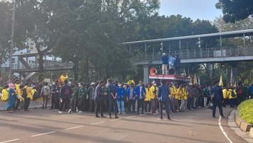 Sinh viên Indonesia xuống đường biểu tình quy mô lớn toàn quốc