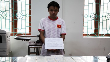 Công an Lai Châu bắt đối tượng mua bán 19 bánh heroin