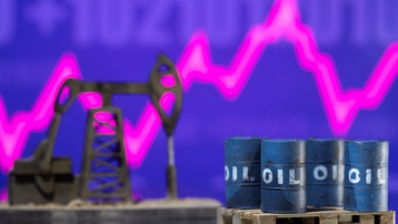 Giá dầu thô bật tăng mạnh, dẫn đầu thị trường hàng hóa