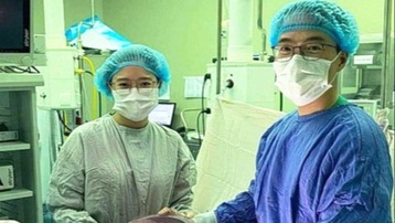 Đà Nẵng: Phẫu thuật bóc tách 10 khối u xơ tử cung lớn cho nữ bệnh nhân