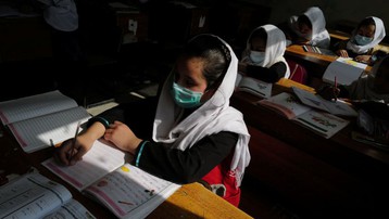 Taliban cam kết sớm tạo điều kiện cho nữ sinh trở lại trường học