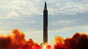 Nhật Bản phê phán, Hàn - Mỹ phóng tên lửa đáp trả Triều Tiên