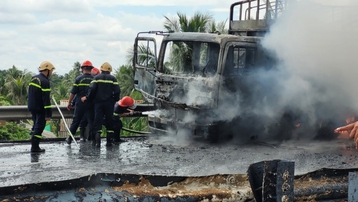 Vụ cháy xe nhớt trên cao tốc TPHCM - Trung Lương thiệt hại hơn 2 tỷ đồng