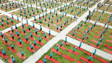 Ngày Yoga Quốc tế 21/6: Hơn 3.000 người trình diễn Yoga bên bờ di sản vịnh Hạ Long