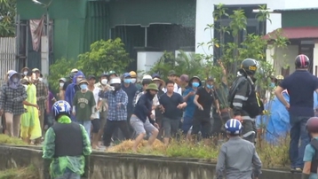 Nghệ An: Một số người bị xúi giục, kích động tấn công, bắt giữ cán bộ công an, 5 người bị thương