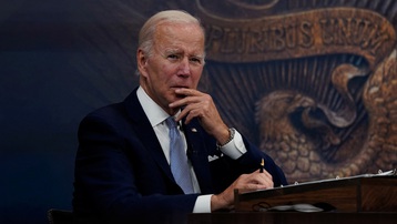 Kinh tế Mỹ sụt giảm, Tổng thống Biden bác bỏ lo ngại suy thoái