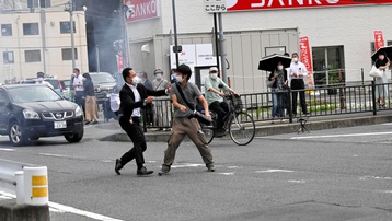 Cảnh sát Nhật Bản làm rõ động cơ của đối tượng tấn công cựu Thủ tướng Abe Shinzo