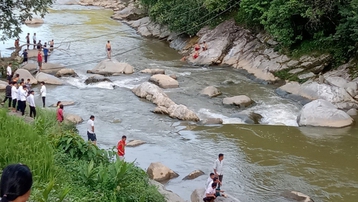 Lào Cai: Đã tìm thấy thi thể du khách trượt chân ngã xuống suối
