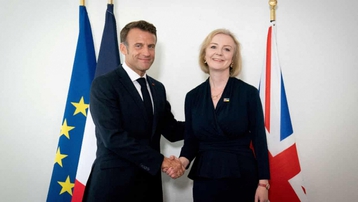 Tổng thống Pháp Macron gặp Thủ tướng Anh Liz Truss để xoa dịu căng thẳng