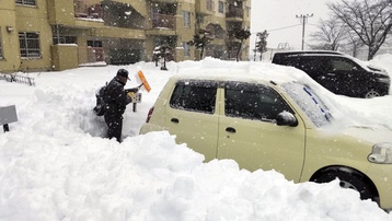 Tuyết rơi dày tại Nhật Bản gây gián đoạn giao thông trên diện rộng