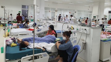 Ngộ độc tập thể ở Kiên Giang, hơn 50 học sinh tiểu học phải nhập viện cấp cứu