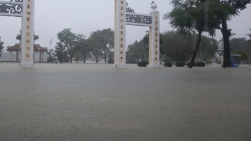 Thủ tướng yêu cầu tập trung ứng phó, khắc phục hậu quả mưa lũ tại Trung Bộ