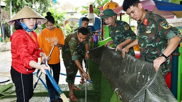 Thừa Thiên Huế: Khẩn trương vệ sinh trường học sau mưa lũ
