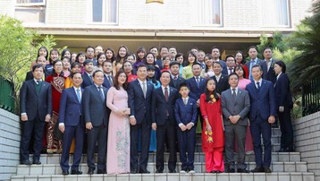 Chủ tịch nước Võ Văn Thưởng gặp gỡ cán bộ Đại sứ quán, cộng đồng người Việt tại Nhật Bản
