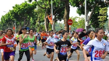 Hà Nội tạm cấm tổ chức sự kiện thể thao, ẩm thực có tính thương mại ở phố đi bộ