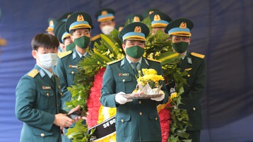 Tổ chức lễ tang cho phi công hy sinh ở Yên Bái theo nghi thức Quân đội