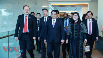 Thủ tướng bắt đầu chuyến thăm chính thức Singapore và Brunei
