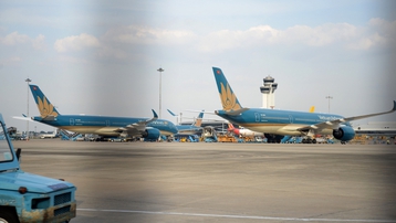 Vietnam Airlines đình chỉ công tác 4 tiếp viên do nghi ngờ có mang theo chất cấm