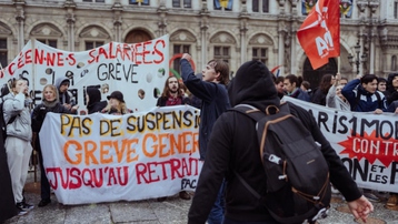 Pháp tiếp tục chia rẽ sâu sắc sau khi ban hành Luật cải cách hưu trí mới