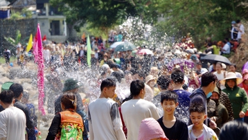 Rộn rã lễ hội Then Kin Pang của người Thái trắng ở Lai Châu