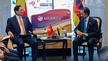 Thủ tướng Phạm Minh Chính gặp Quốc vương Brunei Darussalam Sultan Haji Hassanal Bolkiah