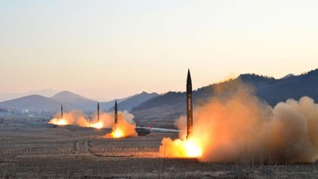 Hai tên lửa đạn đạo của Triều Tiên rơi vào Vùng đặc quyền kinh tế của Nhật Bản