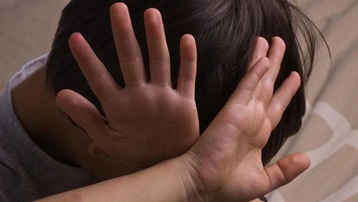 An Giang: Khẩn trương xử lý vụ cha dượng bạo hành bé trai 14 tuổi