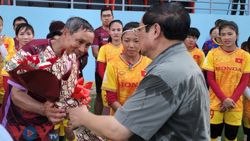 Thủ tướng gặp mặt, động viên Đội tuyển bóng đá nữ Việt Nam trước khi lên đường dự FIFA World Cup 2023