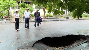 Di dời khẩn cấp 3 hộ dân gần hố "tử thần" ở Quảng Ninh
