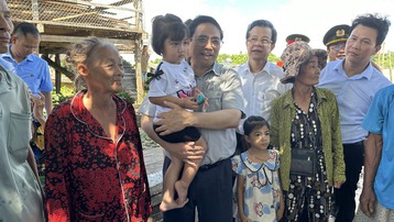 Thủ tướng Phạm Minh Chính khảo sát thực tế tình hình sạt lở tại các tỉnh Cà Mau, Kiên Giang, An Giang, Đồng Tháp
