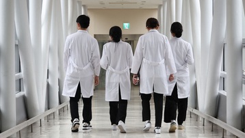 Hàn Quốc yêu cầu bác sĩ quay lại làm việc trước cuối tháng 2